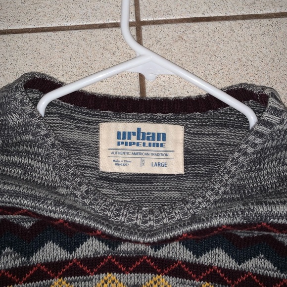 Fall/winter sweater - Picture 2 of 2